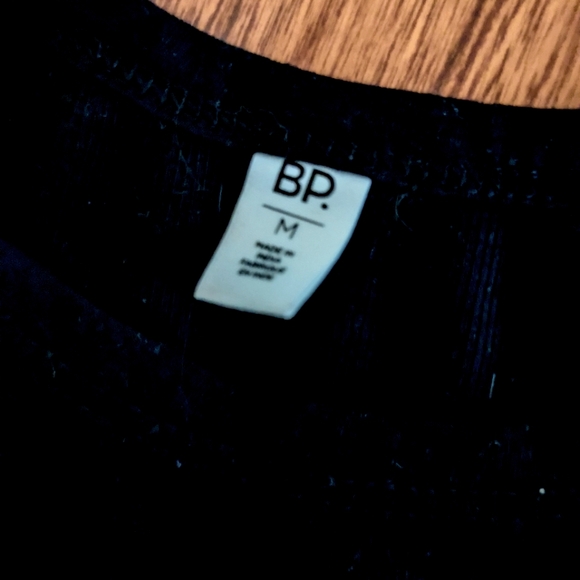 Black basic ribbed tank excellent used condition - Picture 3 of 4